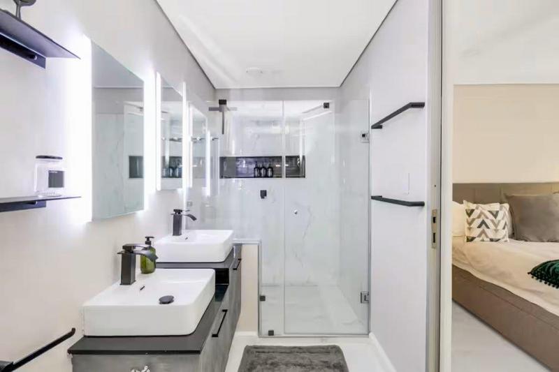 To Let 6 Bedroom Property for Rent in Bantry Bay Western Cape
